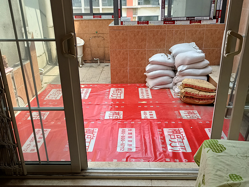 北京中海紫御公馆复式楼局部翻新 地面家具成品保护 厨卫重装