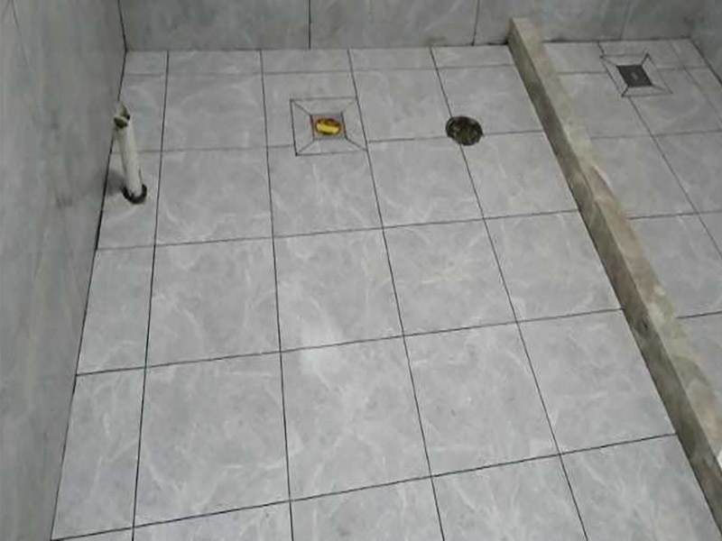 卫生间地板砖怎么选质量好坏，厕所铺瓷砖要多少钱？(图4)
